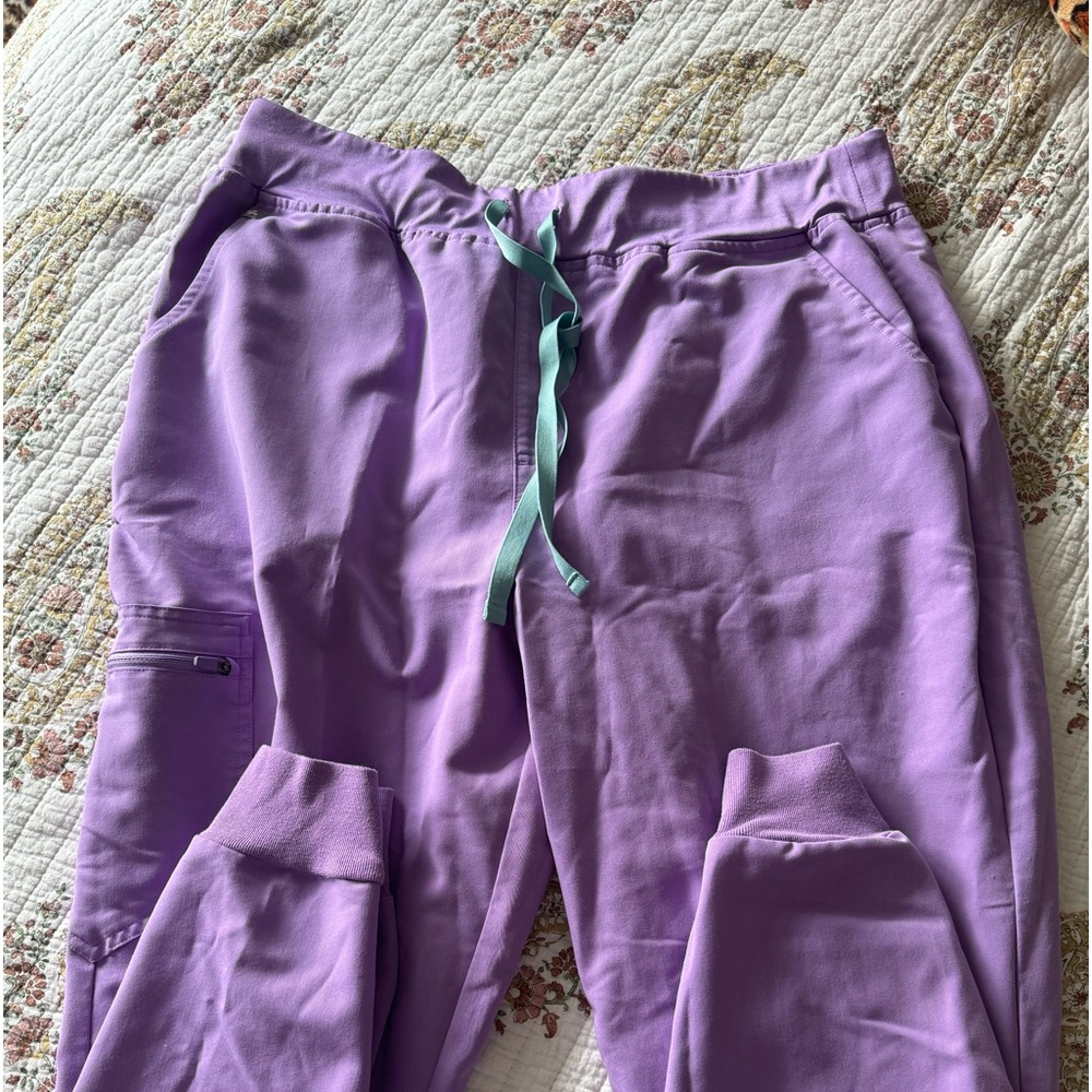 Figs scrub set Lilac Dawn XL - TALL bottoms jogger style and L top one pocket